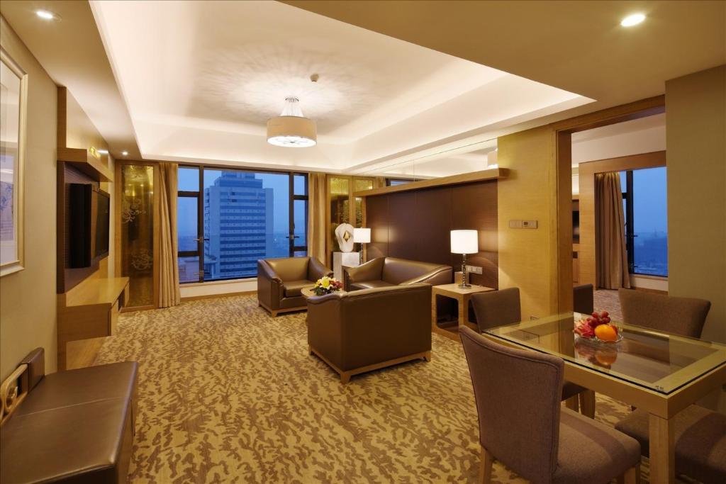 Sovereign Hotel Zhanjiang Quarto foto