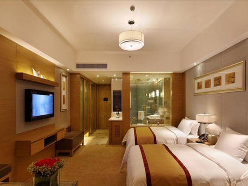 Sovereign Hotel Zhanjiang Exterior foto
