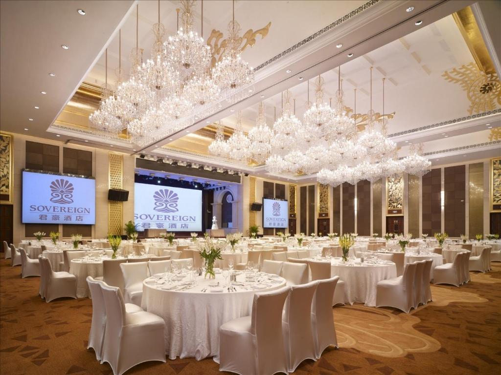 Sovereign Hotel Zhanjiang Exterior foto